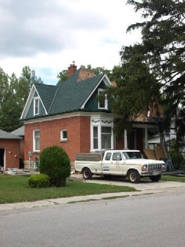 Facade and South Elevation, Box Residence, 2008