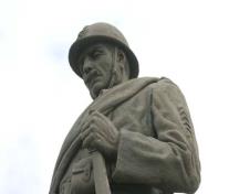 Figure principale (détail) du monument aux morts belge, Winnipeg, 2006; Historic Resources Branch, Manitoba Culture, Heritage and Tourism, 2006
