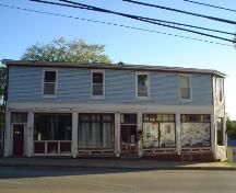 112-118 Lincoln Street, Old Town Lunenburg, front façade, 2004; Heritage Division, NS Dept. of Tourism, Culture and Heritage
