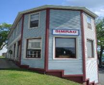 112-118 Lincoln Street, Old Town Lunenburg, west end of building, 2004; Heritage Division, NS Dept. of Tourism, Culture and Heritage