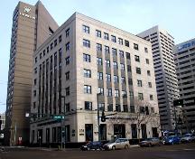 View of the Imperial Bank of Canada Building looking toward the southwest at the intersection of Jasper Avenue and 100 Street (January 2005).; City of Edmonton, 2005