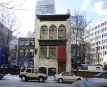 Contextual view, from the north, of the Chatfield Distributors Building, Winnipeg, 2006; Historic Resources Branch, Manitoba Culture, Heritage and Tourism, 2006