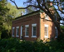 Of note are the two chimneys.; Kirsten Pries, 2008.