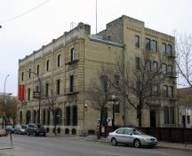 Façade secondaire - du sud-ouest du bâtiment Massey, Winnipeg, 2006; Historic Resources Branch, Manitoba Culture, Heritage and Tourism, 2006