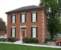 Of note is the symmetrical facade.; Chelsey Tyers, 2008.