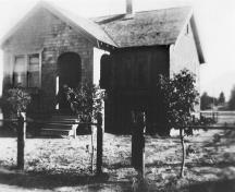 Historic view of the Tom Bones House, circa 1930; Courtesy of Linda Mattioli, with permission