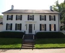 Featured is a Georgian Residence on Front Street.; Kayla Jonas, 2008.