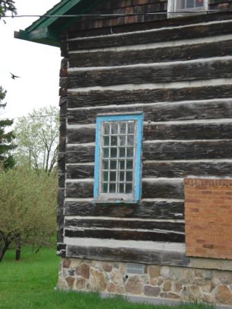 Leslie Log House
