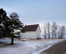 Façades principales - du sud-est de l'église presbytérienne Knox Bellafield, région de Ninette, 2005; Historic Resources Branch, Manitoba Culture, Heritage and Tourism, 2005