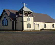 L'église de l'Ascension est située au sommet d'une colline, surplombant l'endroit où le navire transbordeur se gare dans le village de pêcheurs de North Head. ; Grand Manan Historical Society