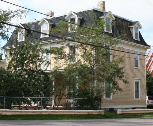 Showing front elevation