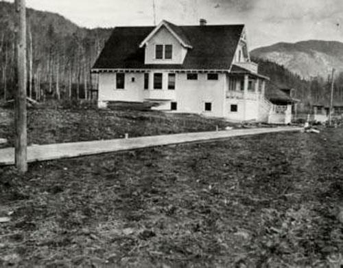 Side view, circa 1916