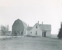 La Grange et la maison dans les années 1950; Ells Family 