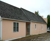 Vue latérale du bâtiment du Courier Publishing Company, Crystal City, 2005; Historic Resources Branch, Manitoba Culture, Heritage and Tourism, 2005