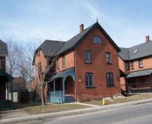 Overall view of 749 Walker Road (right), a Hiram Walker worker house.; City of Windsor, Nancy Morand, 2005