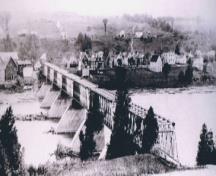 Le pont de Hartland fut ouvert 19 ans avant d'être couvert en 1920. Il fut couvert pour protéger les fermes structurelles des éléments naturels. Cela a été fait en même temps que le remplacement de deux travées.; Doris E. Kennedy