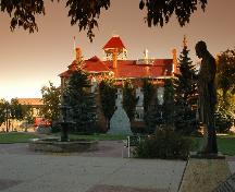 Looking north with landscaped civic space in foreground, 2004.; Government of Saskatchewan, Calvin Fehr, 2004.