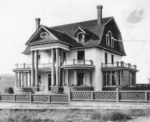Historic view of Smith House; Greater Vernon Museum & Archives photo #707, 1910
