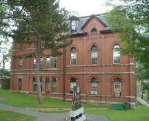 Town Hall, Old Town Lunenburg, west elevation including firemen's memorial, 2004; Heritage Division, Nova Scotia Department of Tourism, Culture and Heritage, 2004