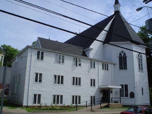 Lincoln Street façade