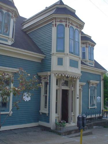 Lunenburg bump detail