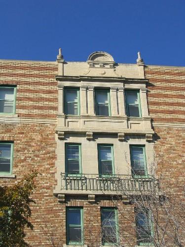 Multi-coloured Brick Banding