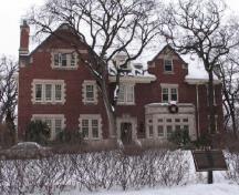 General view of the Ralph Connor House, showing its three-and-a-half storey asymmetrical massing, 2008.; Parks Canada Agency / Agence Parcs Canada, Danielle Hamelin, 2008