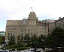 Photo prise de l'extérieur; Kelvin Fields / Skyscraperpage.com (Aug 2004).