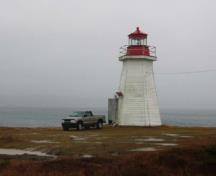Vue générale du phare de Gabarus, 2004.; Department of Fisheries and Oceans / ministère des Pêches et des Océans, 2004.