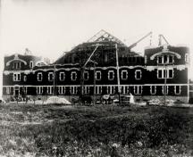 General view of The Minto Armoury under construction.; National Archives of Canada / Archives nationales du Canada, PA 46617.
