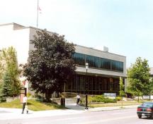 Photo extérieur; (Public Works and Government Services Canada, Public Works and Government Services Canada, 1998.)