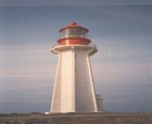 Tour de phare de Ferolle Point, côté gauche.; (Photo courtesy of Canadian Coast Guard, Transport Canada.)