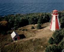 Aerial view of the site of the Lighttower at Henry Island, 1990.; Transport Canada / Transports Canada, 1990.