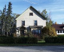 View of the front facade of the Ronning Homestead Provincial Historic Resource (September 2000); Alberta Culture and Community Spirit, Historic Resources Management Branch, 2000