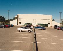 Vue générale du bâtiment 21, qui montre la construction à ossature de bois, 1996.; Parks Canada Agency / Agence Parcs Canada, 1996.