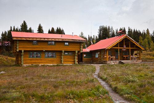 lodge, front view