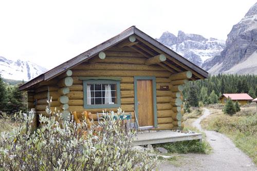 Naiset cabin, front view