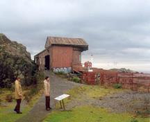 Vue générale du Projecteur n° 7, 1997.; Agence Parcs Canada / Parks Canada Agency, J. Mattie, 1997.