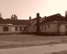 Administration Building of Saint Anne's Hospital, Foyer Senneville, constructed in 1946, north-west side; (Marc Lecavalier, Hôpital Sainte-Anne, Anciens Combattants Canada, 2001)