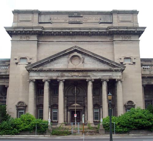 Façade