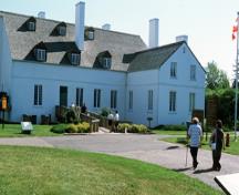 Vue de la grande au maison au lieu historique national du Canada des Forges-du-Saint-Maurice, 2002.; Parks Canada Agency / Agence Parcs Canada, E. Kedl, 2002.