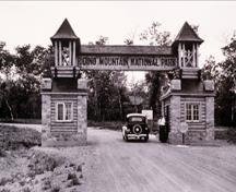 Historic Image of the East Gate of the Riding Mountain Park East Gate Registration Complex, 1934.; Parks Canada Agency / Agence Parcs Canada, W. Oliver, 1934