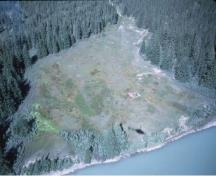 Vue aérienne du lieu historique national du Canada Jasper House.; Parks Canada Agency/Agence Parcs Canada, n.d.