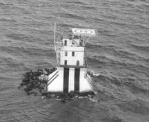 Vue aérienne de la Résidence, 1988.; Canadian Coast Guard / Garde côtière canadienne, 1988.