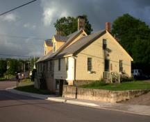 Bell Inn - side elevation; PNB 2004