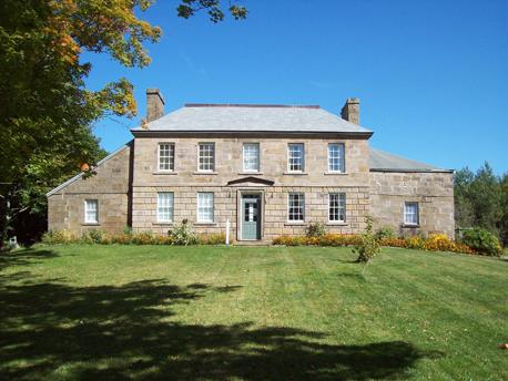 Vue de la façade avant de l'édifice