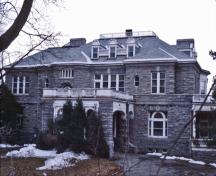 General view of Fulford Place, showing the design of the house and its use of Beaux-Arts classical motifs.; Parks Canada Agency / Agence Parcs Canada.