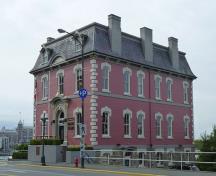 General view of Malahat Building, showing its simple, centralized, block plan on a high basement, 2011.; Parks Canada Agency / Agence Parcs Canada, Andrew Waldron, 2011.