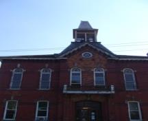 Of note are the central pediment and belfry tower.; Kirsten Pries, 2008.