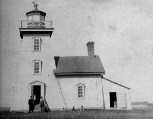 Cape Egmont Lighthouse with dwelling, ca. 1920